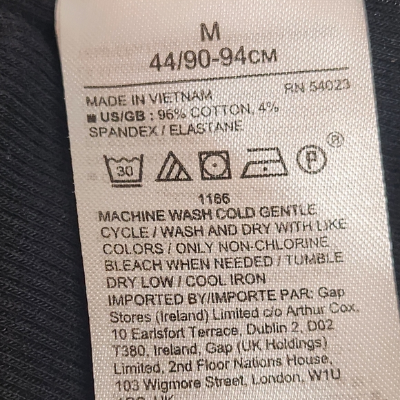 Banana Republic basic tshirt - Picture 3 of 3